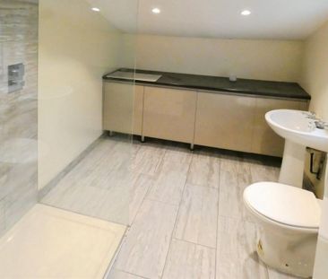 3 bedroom end of terrace house to rent - Photo 3