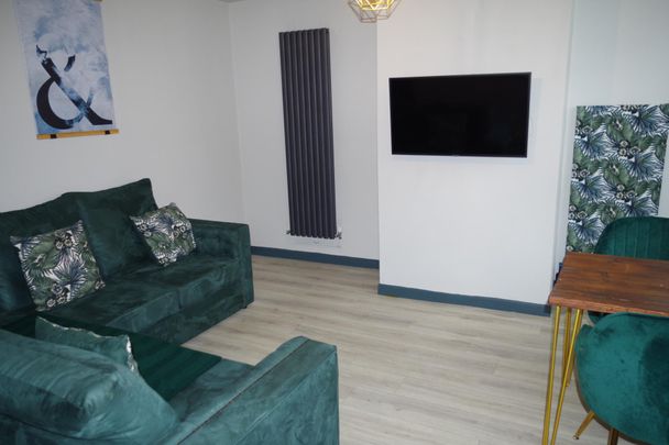 Silverwell Street, Bolton - Photo 1