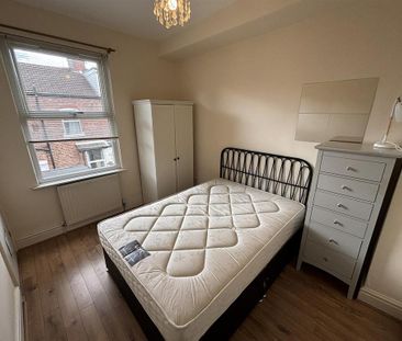 2 bedroom private hall to rent - Photo 5