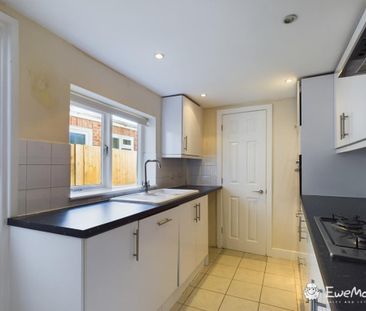 2 bedroom terraced house to rent - Photo 6