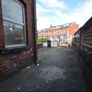 8 Beds in Hyde Park Leeds - Photo 1