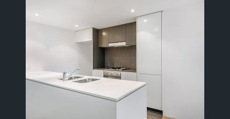 Split Level Apartment - Photo 4