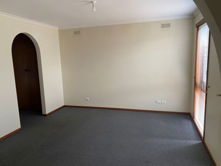 21 The Avenue, Morwell, VIC - Photo 3