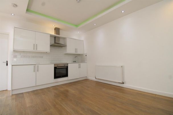 Park Road, Peterborough - Photo 1