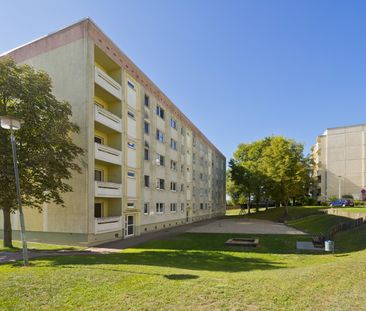 3-Raum-Wohnung in Blankenhain mit großzügigen Wohnbereich und offener Küche - Photo 1