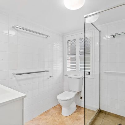 Prime Alderley Location - Photo 1