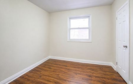For Lease - 66 Walter Avenue Unit# Main, Newmarket, Ontario - Photo 4