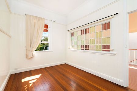 686 Logan Road, Greenslopes. - Photo 3