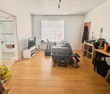 1 bedroom ground floor flat to rent - Photo 2