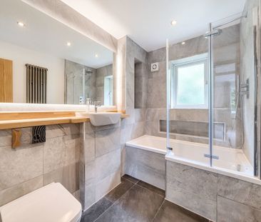Flat to rent - Lyme Farm Road, London, SE12 - Photo 1