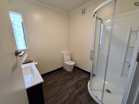 1 Bedroom renovated apartment right in town - Photo 3