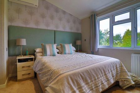 3 bedroom park home to rent - Photo 5