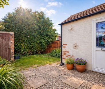 3 bedroom terraced house to rent - Photo 6