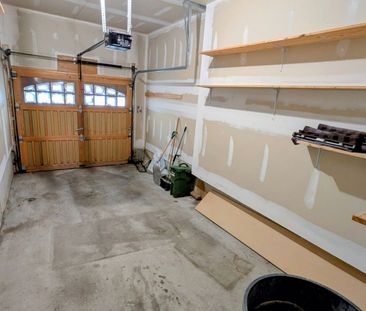 For Lease - 10 Moore's Court, Markham, Ontario - Photo 4