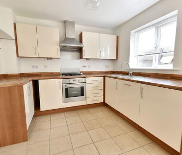4 bedroom detached house to rent - Photo 6