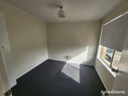 4 Bed Family Home - Photo 3