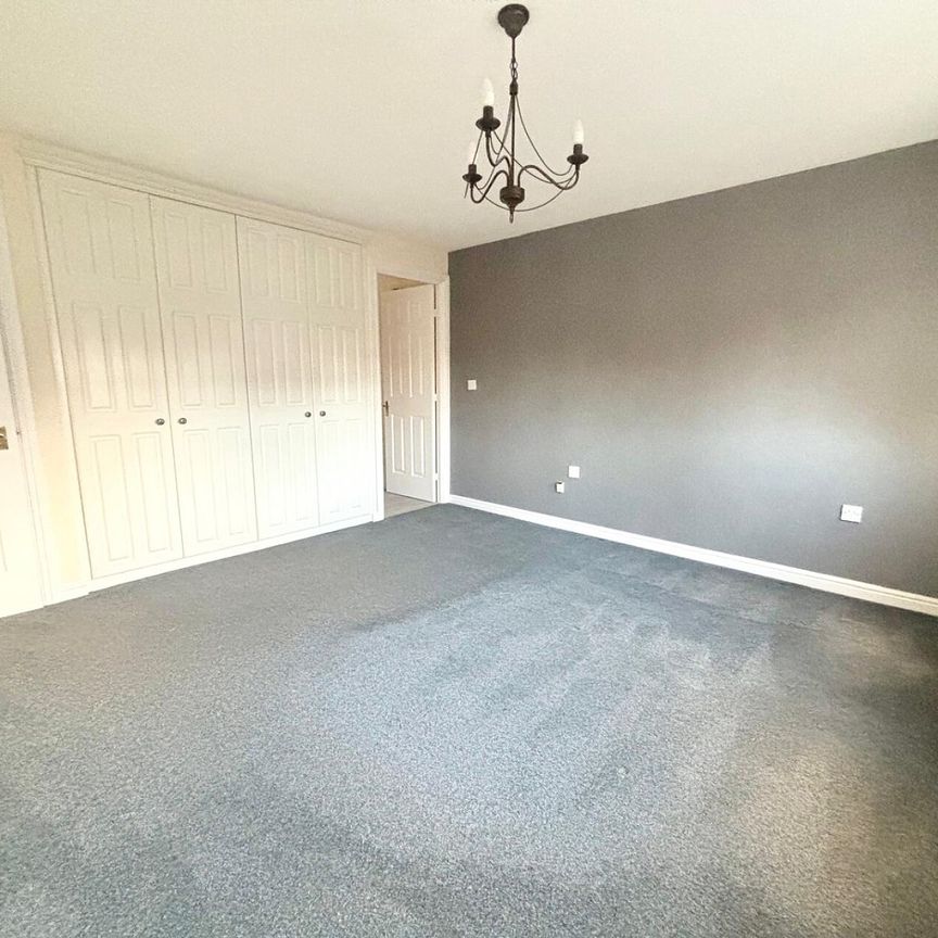 38 Hornbeam Close, S43 - Photo 1