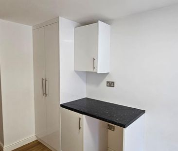 Hopton Road, Wealdstone HA3, London - Photo 3