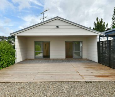 Immaculate Home in Central Stanmore Bay Location - Photo 3