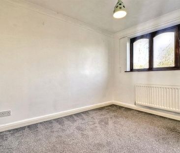 4 bedroom detached house to rent - Photo 3