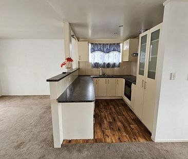 8 Quintal Place, Papatoetoe - Photo 2