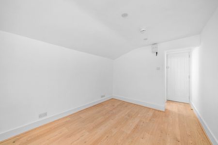 Room in a Shared House, Trevelyan Road, SW17 - Photo 4