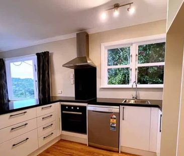 Recently fully renovated and i/a garage - Photo 4