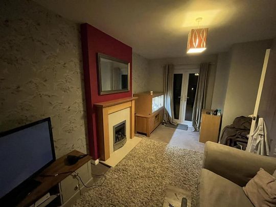 3 bedroom semi-detached house to rent - Photo 1