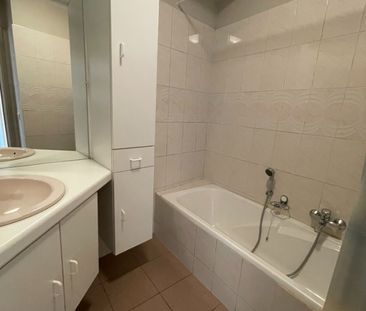 Gunstig gelegen instapklaar twee slaapkamer appartement + ruim terras - Photo 1