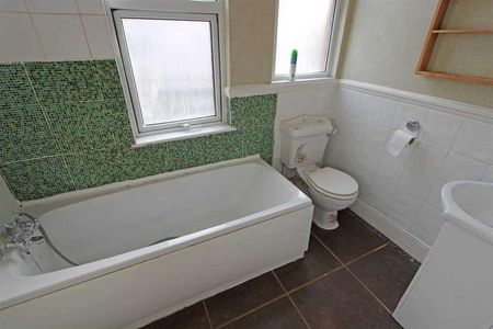 Fleetwood Avenue, Westcliff On Sea, SS0 - Photo 5