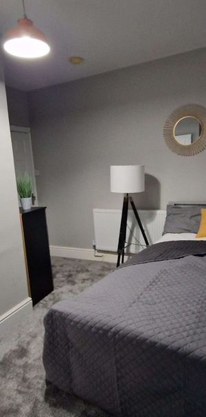 Brand new - Refurbished Ensuites for Professionals Room 1 - Photo 1