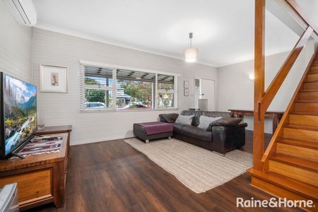 DELIGHTFUL 3BR HOME IN SUPERB LOCATION - Photo 4