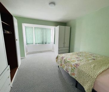 Room in a Shared House, Young Road, E16 - Photo 5