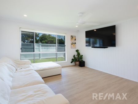 21 Cumberland Drive, Varsity Lakes QLD 4227 - House For Rent | Domain - Photo 2