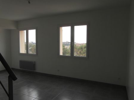 A louer à Théziers Appartement 4 pièces 95 M² + cave de 5 M², - Photo 4