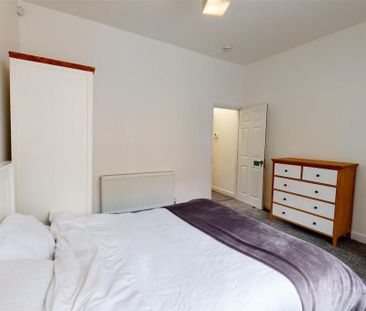 5 bedroom house to rent - Photo 2