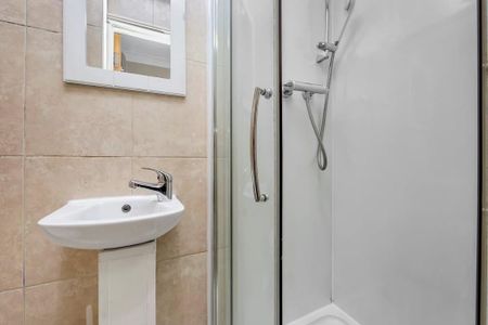 4 bedroom terraced house to rent - Photo 5