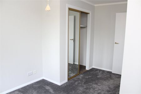 3 bedroom detached house to rent - Photo 5
