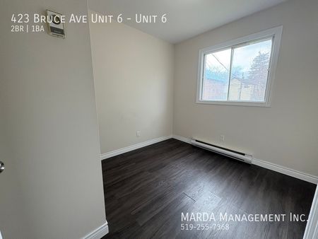 SPACIOUS 2BED/1BATH UPDATED UNIT ON BRUCE + HYDRO! - Photo 5