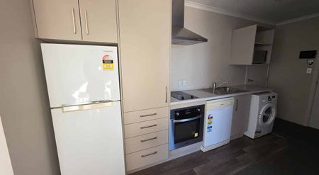One bedroom, fully furnished unit Central Hamilton - Photo 3