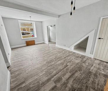 4 bedroom terraced house to rent - Photo 1