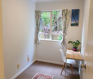 Cute & Pretty - Photo 2