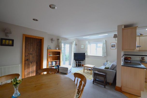 3 bedroom detached house to rent - Photo 1