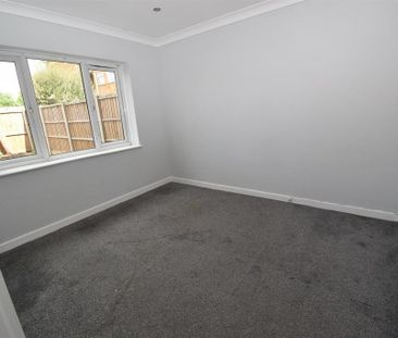 2 bedroom private hall to rent - Photo 3