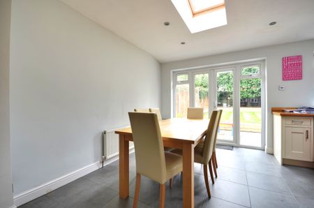 3 Bedroom House -Semi-Detached to rent - Photo 2