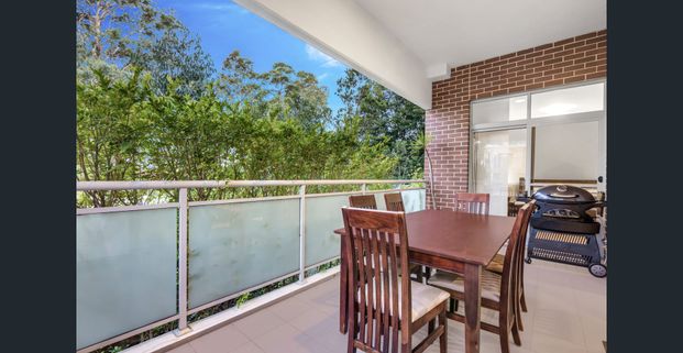 Ultra-Convenient Spacious Modern Apartment - Photo 1