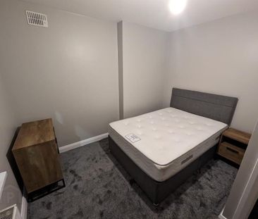 12 Kilburn Street, Belfast South, Belfast, BT12 6JS - Photo 2