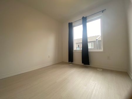 For Lease - 15 Heron Park Place Unit# 5, Toronto, Ontario - Photo 2