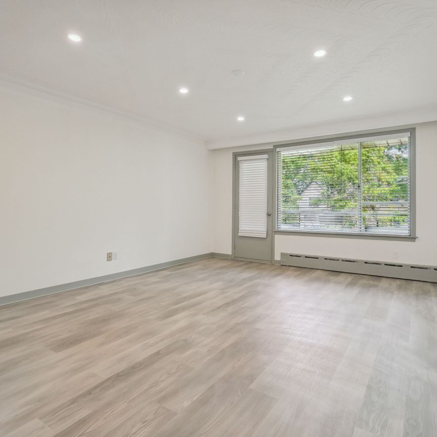 For Lease - 18 Thirty Third Street Unit# 3, Toronto, Ontario - Photo 1