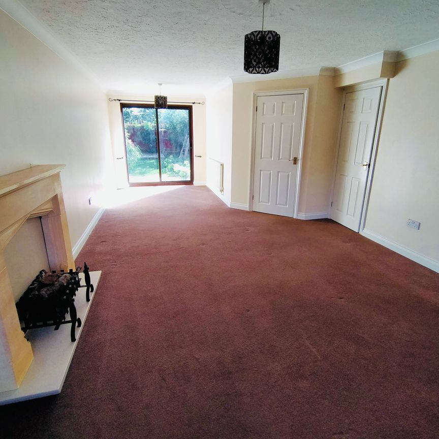 Dobree Park, Wellington, Rockwell Green - Photo 1